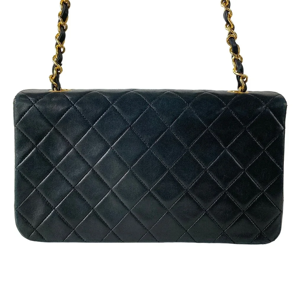 CHANEL single flap